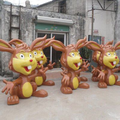 商场定做卡通兔子雕塑 深圳玻璃钢雕塑厂家